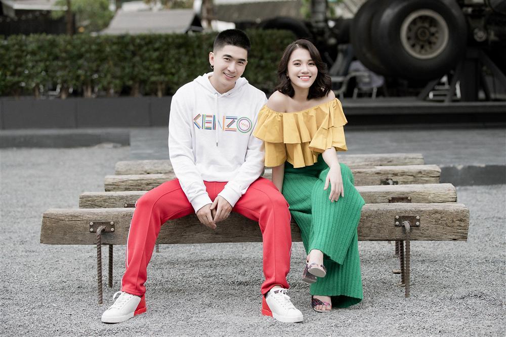 Chi Dân húi đầu cua nhưng lại đi giày cao gót trong MV mới-1