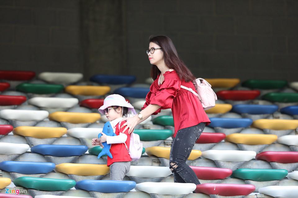 CĐV nữ xinh đẹp tiếp lửa cho tuyển Việt Nam đối đầu Iraq-4