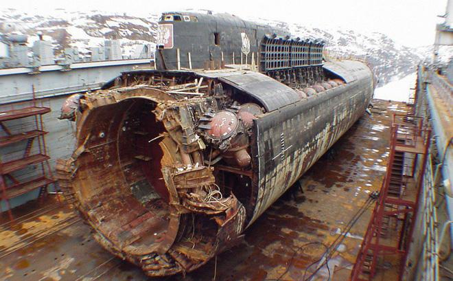 KINH HOÀNG loạt tai nạn thảm khốc xảy ra vào ngày Tam Nương: Từ nổ tàu ngầm hạt nhân, cháy chung cư Carina cho đến xe khách lao đèo Hải Vân-1