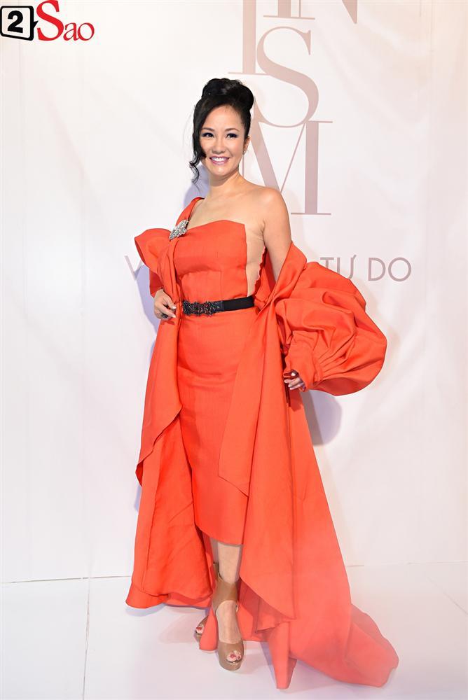 Dược sĩ Tiến - Thư Dung cặp đôi VÀNG đứng đầu top sao mặc xấu tuần qua vì quá lố-9