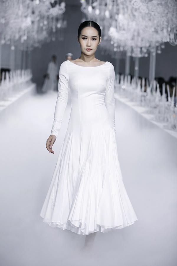 Sau 5 năm vắng bóng, Mai Phương Thuý công phá sàn catwalk-14