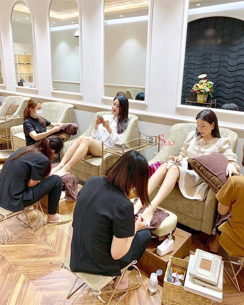 Cố quảng cáo tiệm nail của Kỳ Duyên, ai ngờ Diệp Lâm Anh lại hại chết hoa hậu vì bộ móng mắc tiền mà nhìn thấy ghê-1