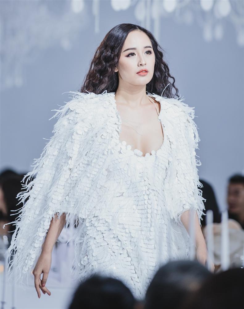 Tái xuất sau nhiều năm giải nghệ, Mai Phương Thúy lộ thân hình phồn thực chẳng khác nào mẹ bỉm sữa-5