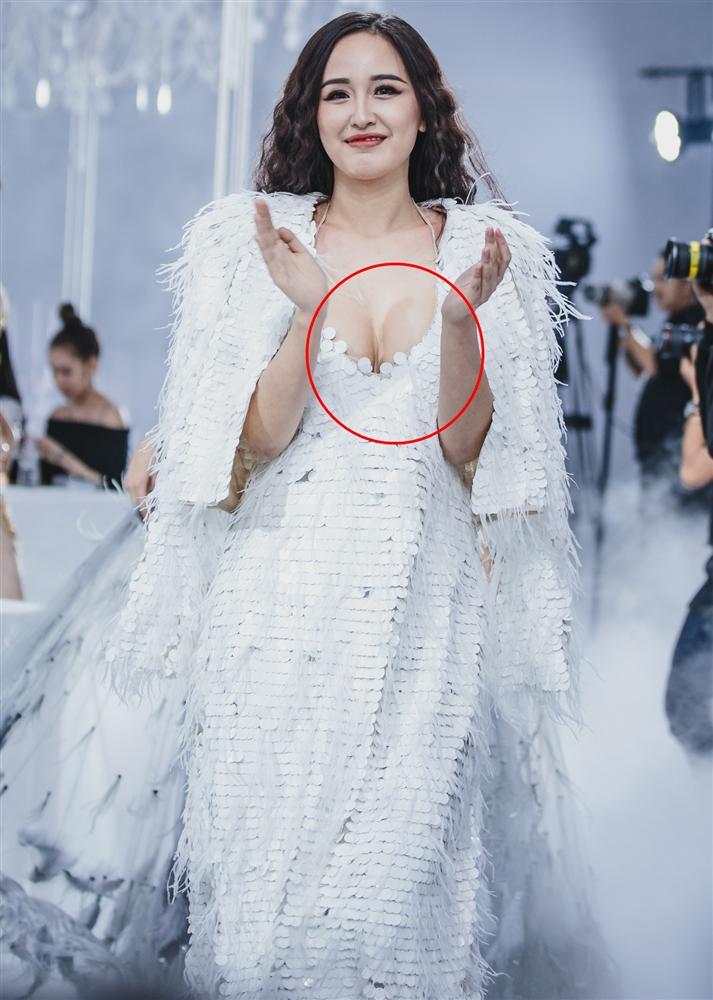 Tái xuất sau nhiều năm giải nghệ, Mai Phương Thúy lộ thân hình phồn thực chẳng khác nào mẹ bỉm sữa-7