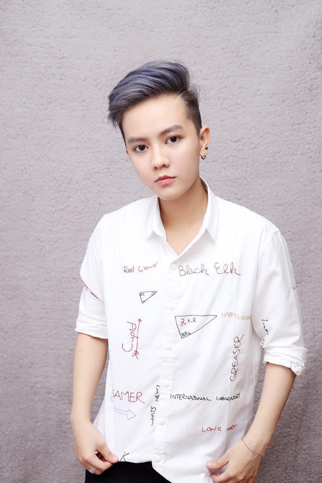 Tomboy đình đám cộng đồng LGBT - Bi Bảo nắm tay người tình đồng giới khóc khi nhắc về tình cũ trên truyền hình-1