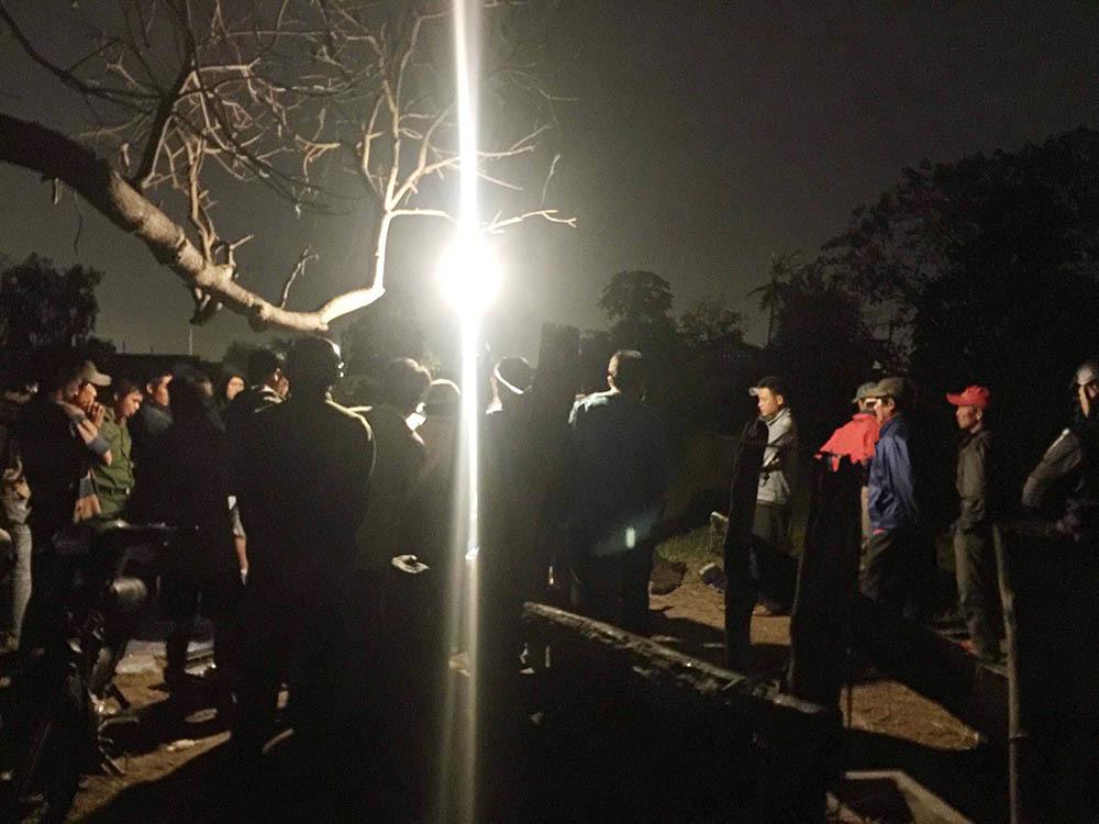 Bình Thuận: 2 người chăn vịt bị bạn nhậu đâm chết sau tranh cãi về điện thoại Vertu-1