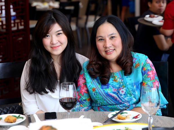 Gần 6 năm sau ngày mất anh trai, em gái của ca sĩ Wanbi Tuấn Anh ngày càng xinh đẹp, đã lên chức mẹ-5