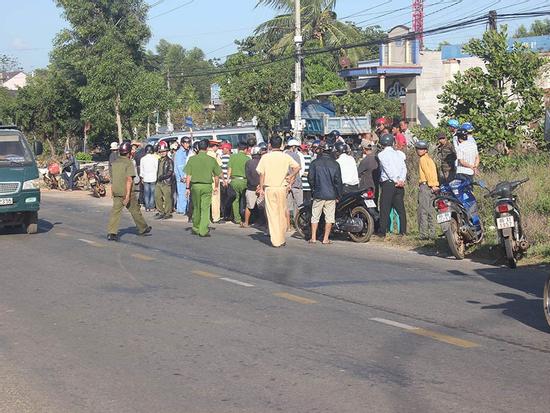 Bình Thuận: Truy tìm ô tô tông chết người trên quốc lộ rồi bỏ chạy