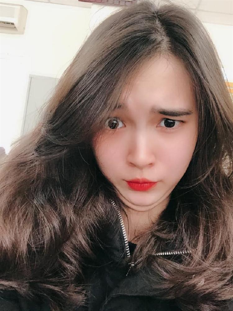 Khoe cằm V-line xưa rồi, bây giờ khoe ảnh cằm nọng mới là hot trend của giới trẻ-5