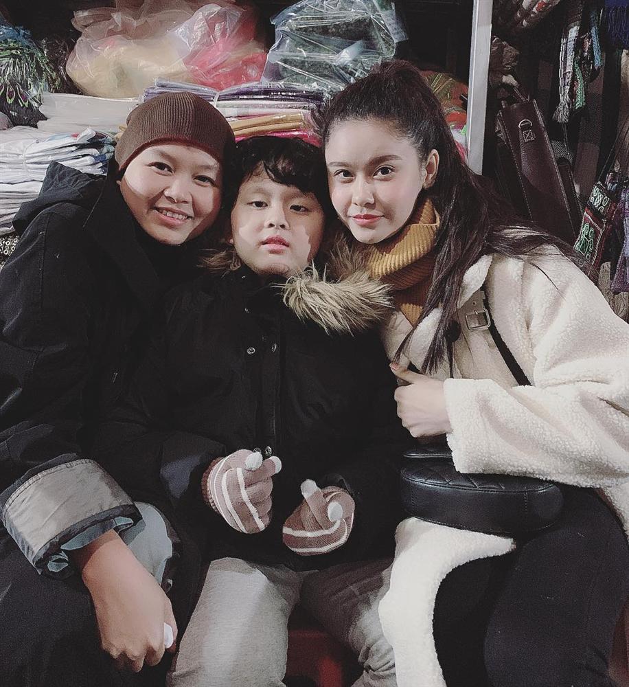 Tăng Thanh Hà khoe nụ cười vàng mười lái xe khám phá thiên nhiên-10