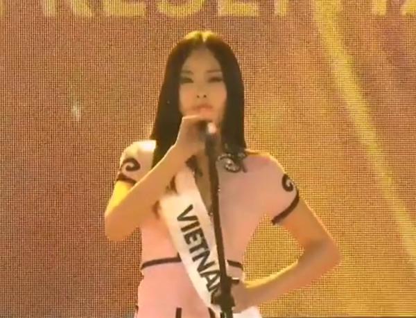 Lê Âu Ngân Anh hô Việt Nam, trổ tài catwalk khi chính thức nhập cuộc Miss Intercontinental 2018-1