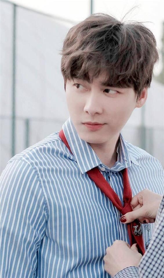 Dù rất điển trai nhưng gương mặt Lý Dịch Phong lại có nhược điểm này-1