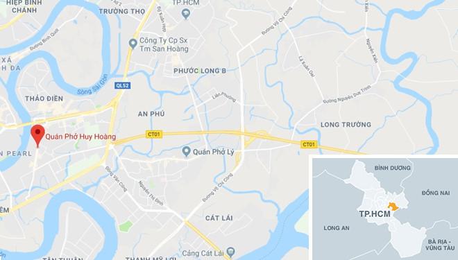 BMW phóng qua dải phân cách, tông xe máy và ôtô ở Sài Gòn-4