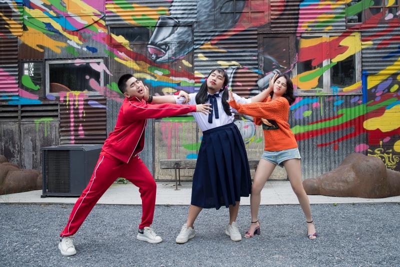 Hé lộ nhan sắc cực phẩm của cô gái bí ẩn khiến Chi Dân mê mệt thời gian qua-6