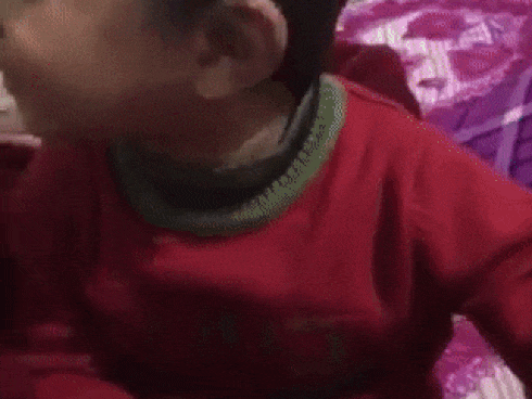 Cậu bé khiến cả hội trường đám cưới nổi da gà khi hát Mưa chiều miền Trung quá đỉnh cao-1