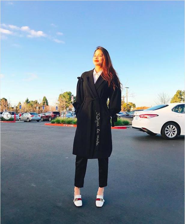 Phạm Hương khoe cận cảnh gương mặt tròn quay như muốn tràn màn hình giữa nghi án bầu bí-1