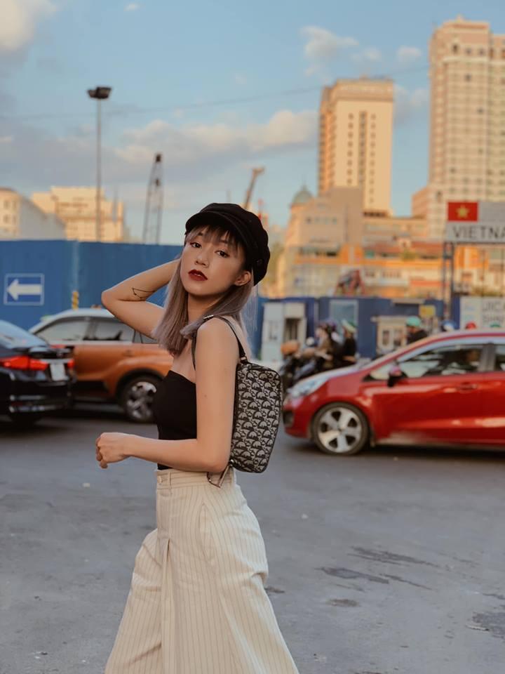 Hiếm hoi xuất hiện cùng nhau, Huyền Baby khiến ai cũng xuýt xoa trước khoảnh khắc an tọa trên đùi ông xã doanh nhân-11