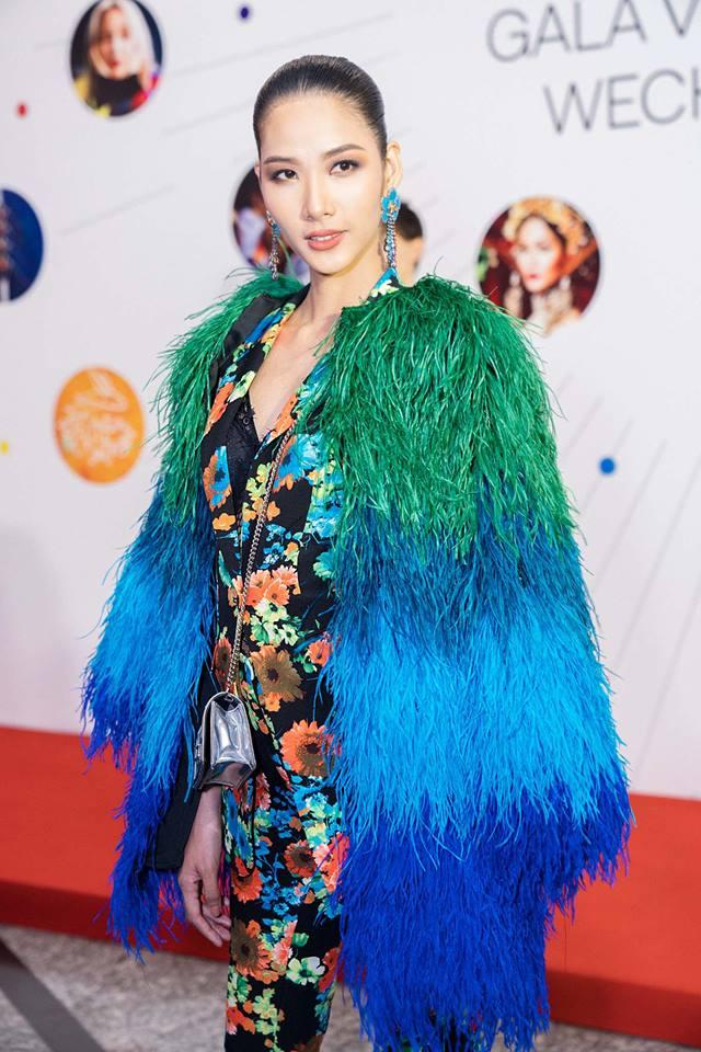 Khi 2 HLV The Face cùng nhau đụng hàng mẫu áo lông sặc sỡ: Hoàng Thùy hay Thanh Hằng sẽ chiếm phần hơn?-4