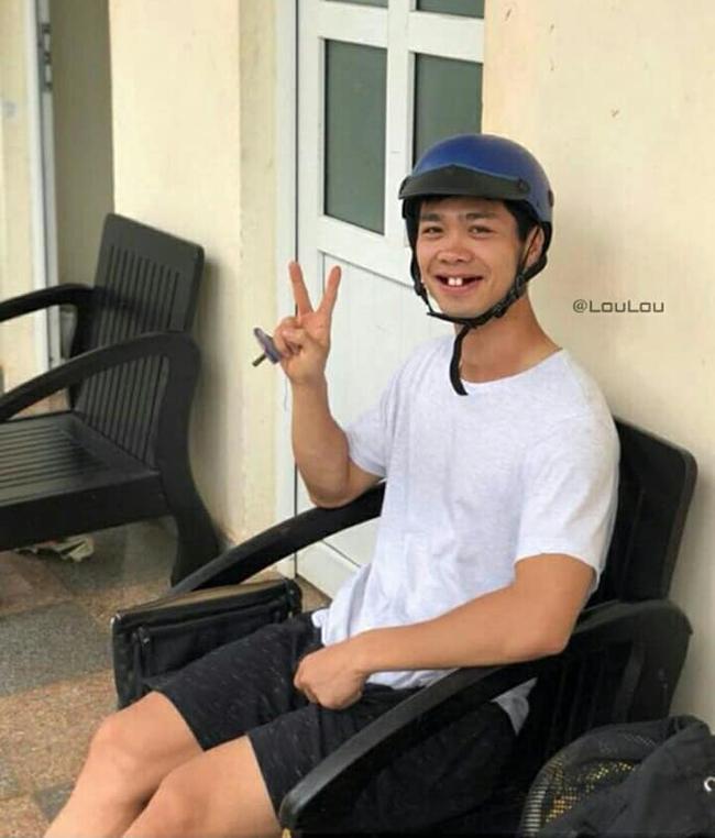 Phong độ ngời ngời khi bị chế ảnh răng móm, cầu thủ tuyển Việt Nam khiến người xem thốt lên không mê nổi-6