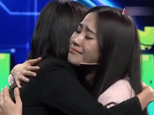 Tưởng 'tưng tửng' không ai bằng, ai ngờ Nam Em - Nam Anh lại khóc ngất khi cùng nhắc đến người anh trai thiệt thòi