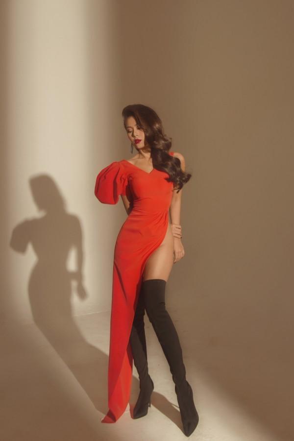 Dược sĩ Tiến - Thư Dung cặp đôi VÀNG đứng đầu top sao mặc xấu tuần qua vì quá lố-6