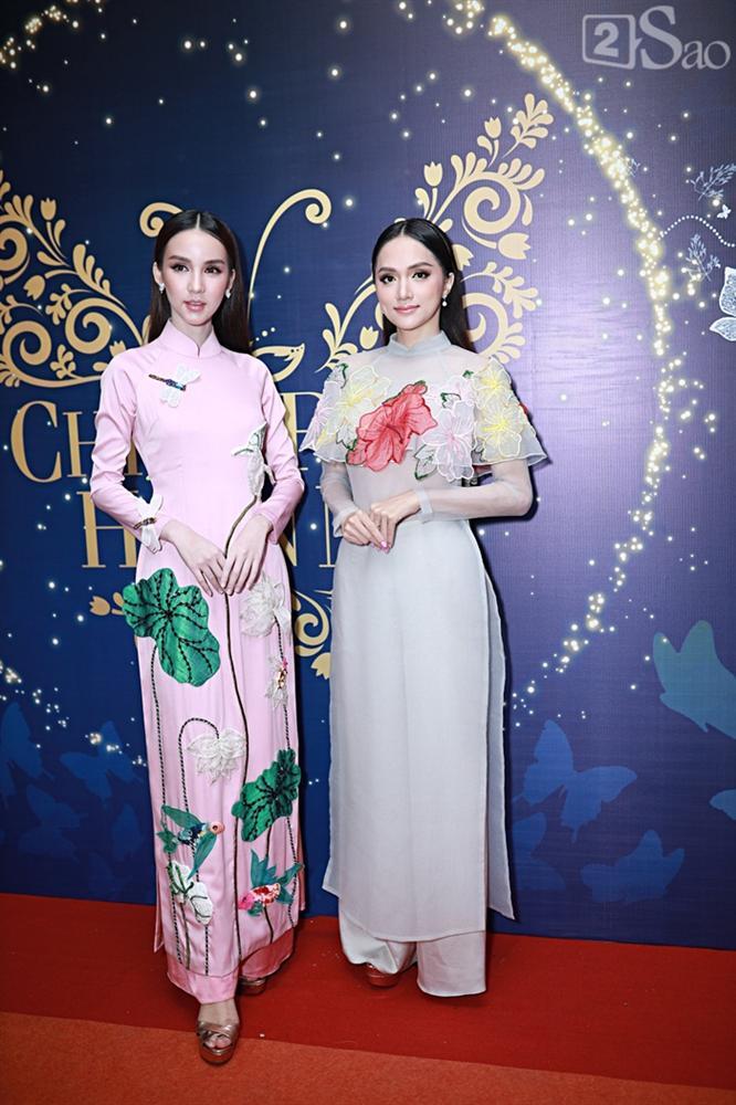 Đánh bật mọi mỹ nhân, thánh lố Dược sĩ Tiến gây sốc khi hóa thân thành vua Càn Long trên thảm đỏ-7