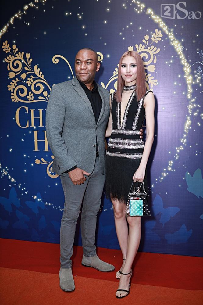 Đánh bật mọi mỹ nhân, thánh lố Dược sĩ Tiến gây sốc khi hóa thân thành vua Càn Long trên thảm đỏ-11