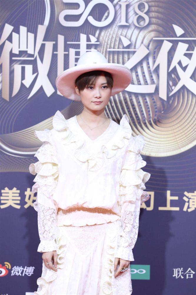 Hoàng hậu Tần Lam và Kế Hoàng hậu Xa Thi Mạn không ngại hở giữa thời tiết âm độ-1