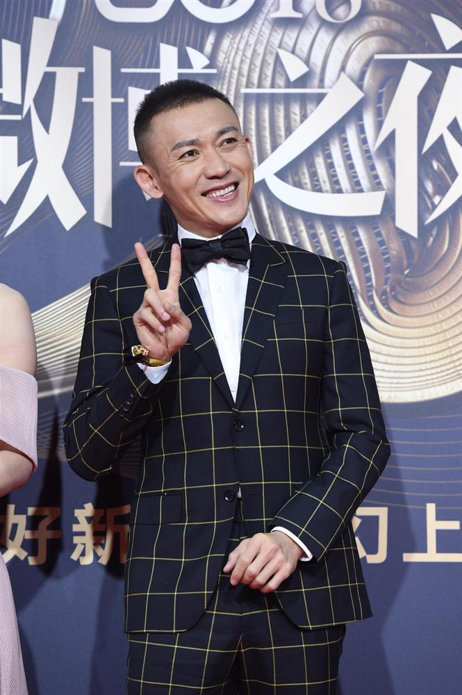 Hoàng hậu Tần Lam và Kế Hoàng hậu Xa Thi Mạn không ngại hở giữa thời tiết âm độ-13