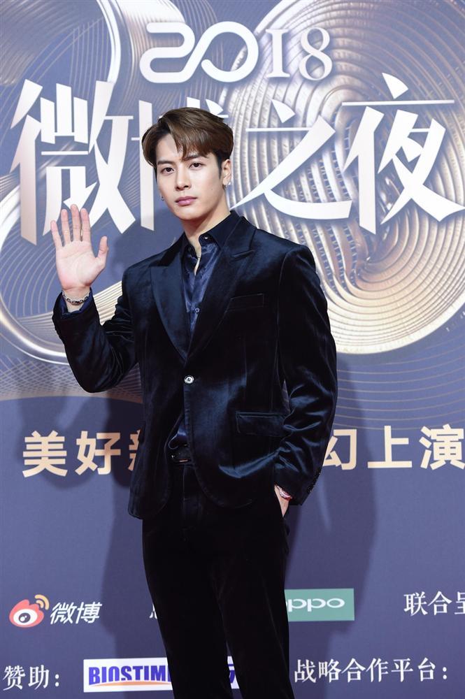 Hoàng hậu Tần Lam và Kế Hoàng hậu Xa Thi Mạn không ngại hở giữa thời tiết âm độ-15