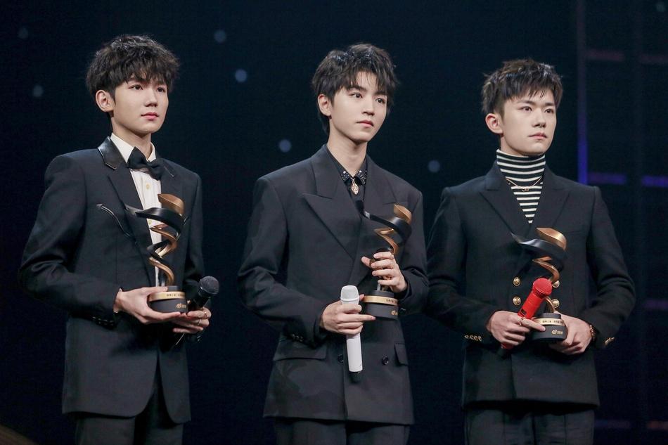 Từng bị chỉ trích vì quỵt tiền từ thiện, Dương Mịch gây bất ngờ nhận giải thưởng từ thiện của năm-6