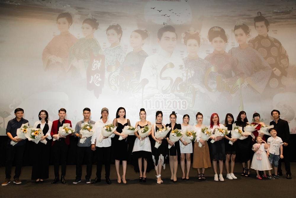 Cao Thái Hà diện váy xẻ cao quyến rũ ra mắt vai diễn trong web drama đầu tay-1