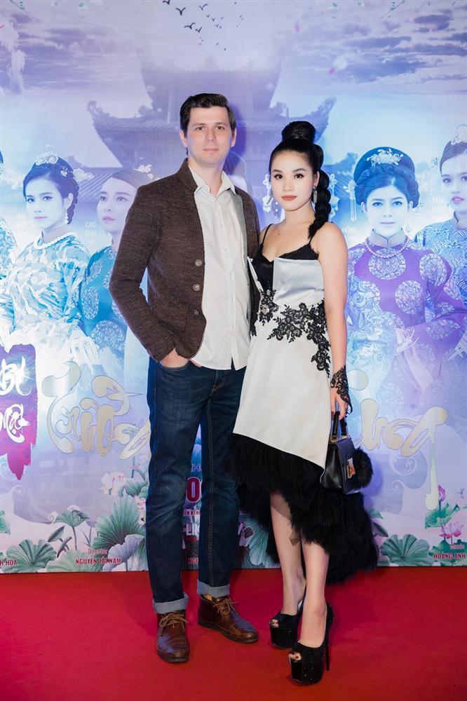 Cao Thái Hà diện váy xẻ cao quyến rũ ra mắt vai diễn trong web drama đầu tay-7