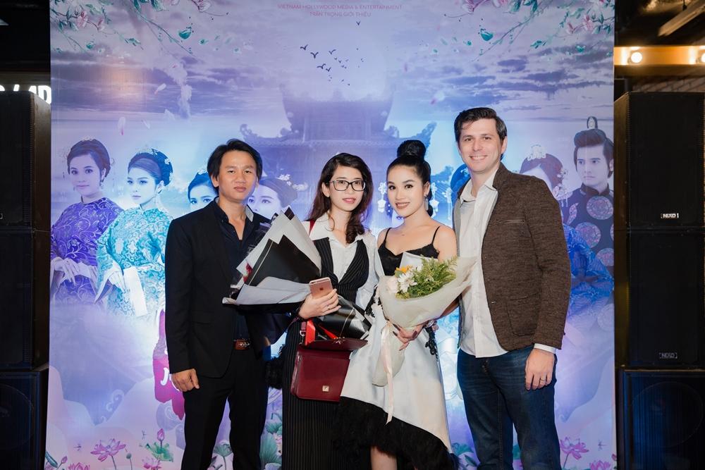 Cao Thái Hà diện váy xẻ cao quyến rũ ra mắt vai diễn trong web drama đầu tay-8