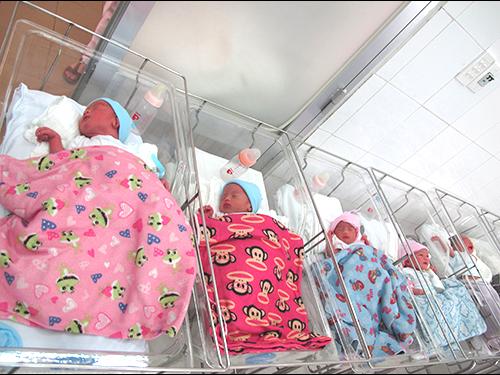 Bất ngờ trước ngoại hình sau 6 năm của 5 đứa trẻ trong ca sinh 5 duy nhất ở Việt Nam-1