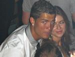 Ronaldo vội tắt tivi vì sợ con trai biết vụ cáo buộc hiếp dâm-2