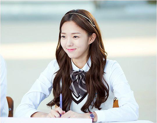 Hoàng tử Châu Á Lee Kwang Soo thích thú khi tình yêu của mình được so sánh với cặp đôi Song - Song-5