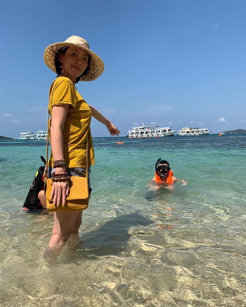 Tăng Thanh Hà khoe ảnh ôm bố đầy tình cảm ở trời Tây-11