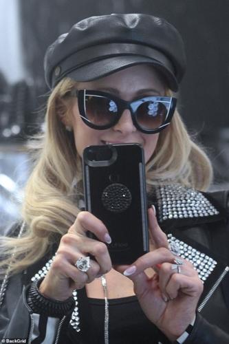Paris Hilton mặc đồ siêu ngầu đi mua sắm sau tin đồn tái hợp tình cũ-11