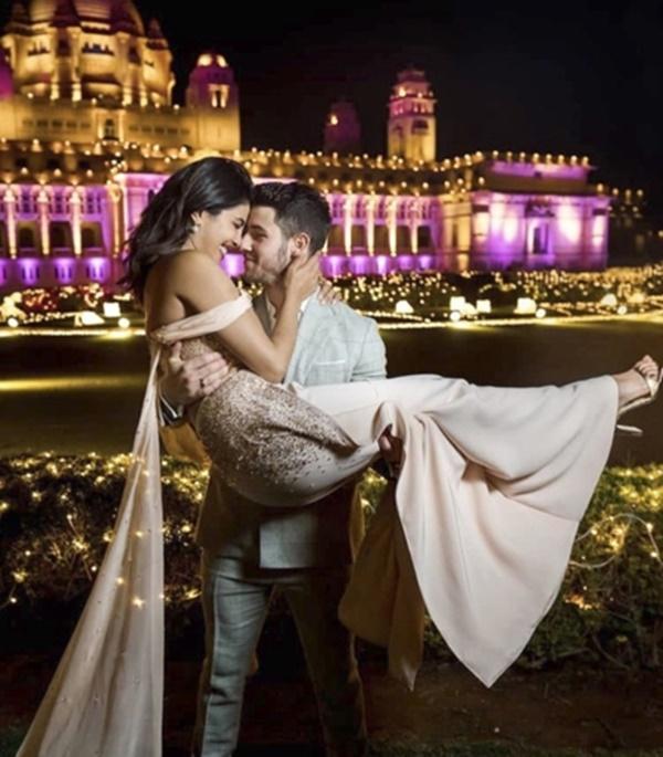 Hoa hậu thế giới tận hưởng tuần trăng mật ngọt ngào bên chồng trẻ-10