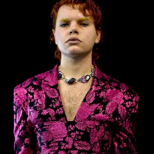 Xu hướng trang điểm không giống ai tại Tuần lễ thời trang nam 2019-1