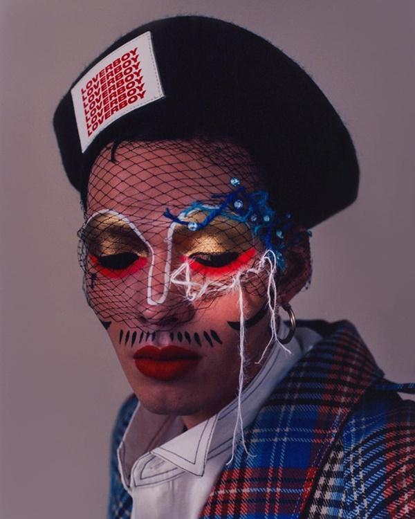 Xu hướng trang điểm không giống ai tại Tuần lễ thời trang nam 2019-4