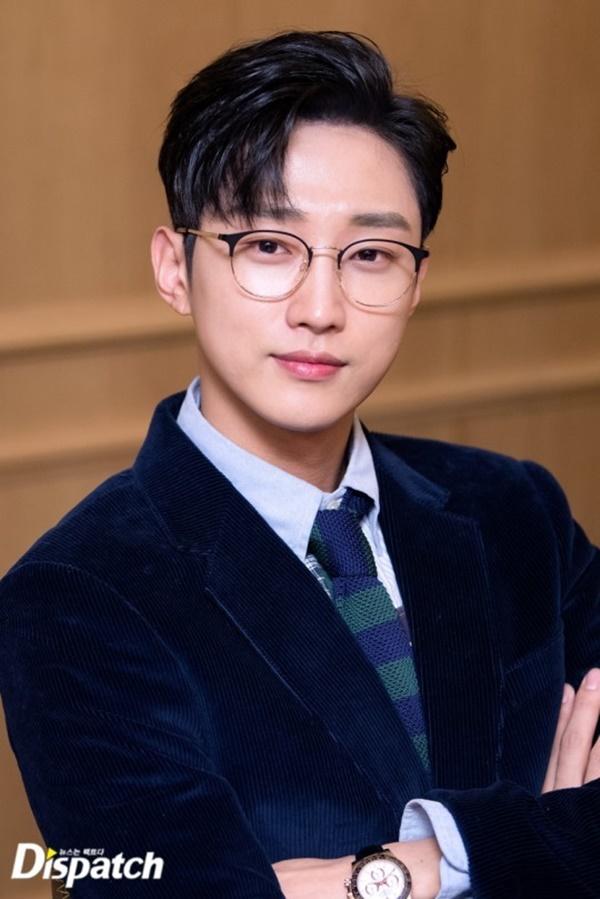 Ngỡ ngàng trước màn lột xác ngoạn mục của Jinyoung (B1A4) trong Đại ca hóa soái ca-2