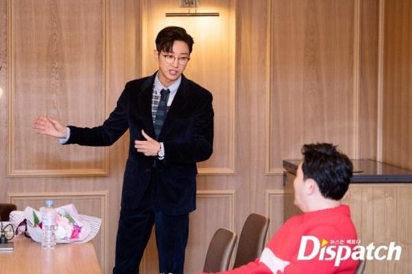 Ngỡ ngàng trước màn lột xác ngoạn mục của Jinyoung (B1A4) trong Đại ca hóa soái ca-8