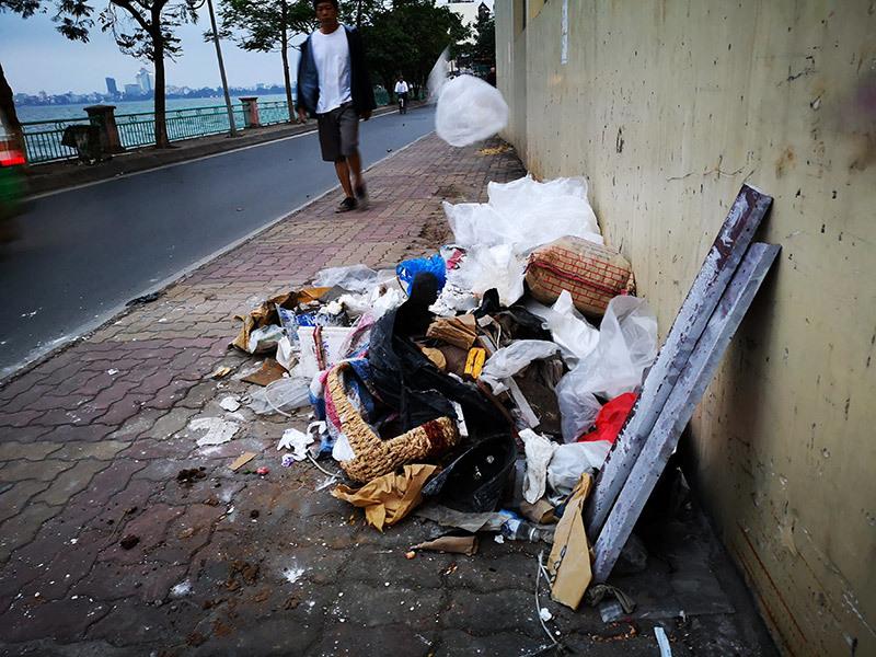 Chuyện khó tin ở đệ nhất thắng cảnh Thủ đô mỗi sáng sớm-1