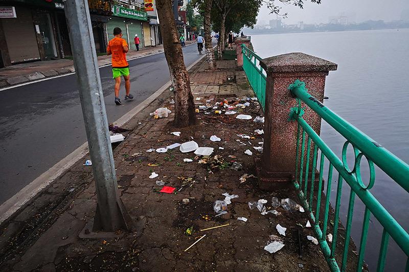 Chuyện khó tin ở đệ nhất thắng cảnh Thủ đô mỗi sáng sớm-6