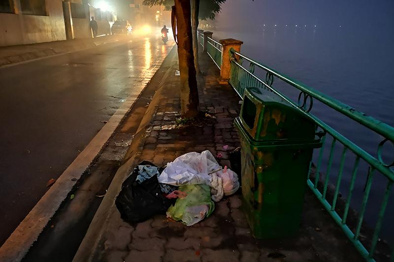 Chuyện khó tin ở đệ nhất thắng cảnh Thủ đô mỗi sáng sớm-8