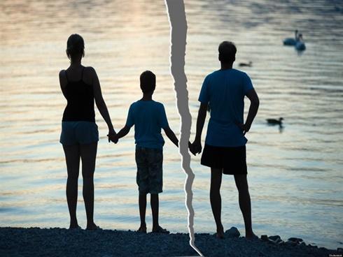 Làm giả quyết định ly hôn để dọa vợ, chồng nhận án tù