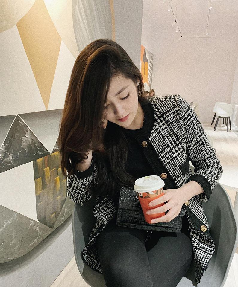 Á hậu Tú Anh trốn con đi hẹn hò dù đang trong thời gian ở cữ-1