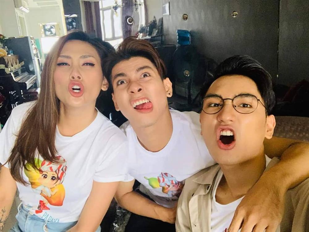 Á hậu Tú Anh trốn con đi hẹn hò dù đang trong thời gian ở cữ-10